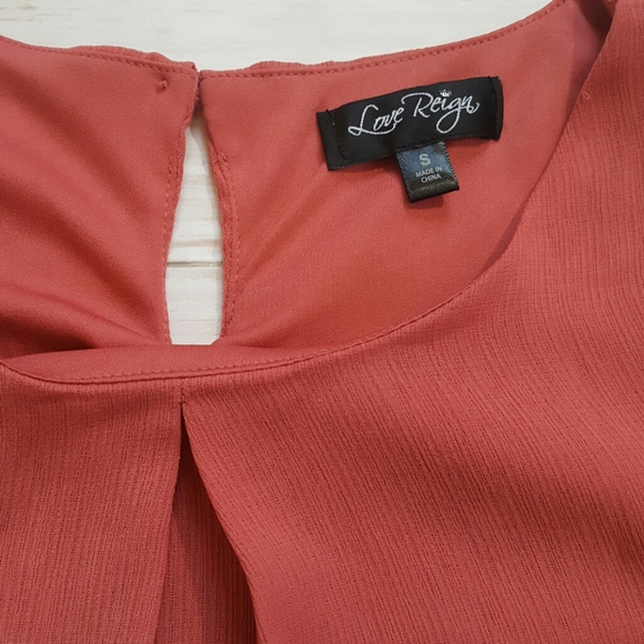 Love Reign dusty rose cold shoulder flutter sleeve trapeze dress size small - Picture 3 of 5